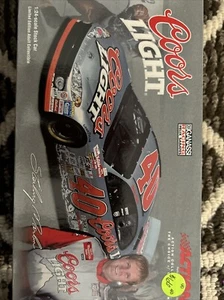 STERLING MARLIN 2001 ACTION #40 COORS LIGHT 1/24 Dodge Intrepid - Picture 1 of 2