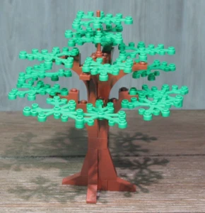 LEGO 6" Medieval Forest Tree Reddish Brown Trunk Dark Green Leaves 4 MOC Builds - Picture 1 of 3