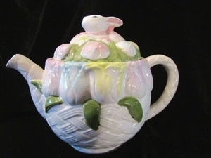 NOS EASTER BUNNY CERAMIC PORCELAIN CABBAGE LEAF TEAPOT - Picture 1 of 8
