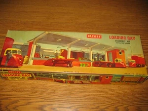 VINTAGE ENGLAND MERIT LOADING BAY KIT COSTRUZIONE SCALA HO MODELLINO TRENO NUOVO IN SCATOLA - Foto 1 di 9