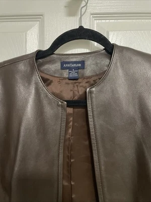 Jaqueta de couro genuína Ann Taylor feminina marrom chocolate escuro tamanho 6  - Imagem 1 de 4