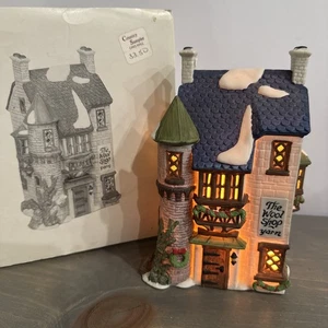 Dept 56 Dickens' Village The Wool Shop # 5924-2 mit Licht wird nicht mehr hergestellt - Bild 1 von 20