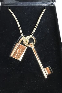"Collar de 38"" con cerradura y llave escandalosa edición limitada Victoria's Secret" - Imagen 1 de 5