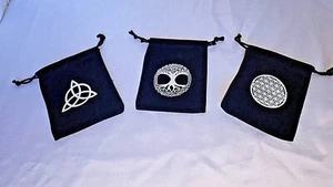 (x3er Pack) 4" x 3,5" schwarz Kordelzugbeutel/Beutel (sortiert Designs) - US-Verkäufer - Bild 1 von 4