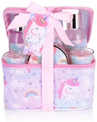 BRUBAKER Einhorn Bade Geschenkset Mädchen Kosmetikbox Kirschduft 7-tlg Rosa Dekorativ