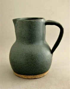 Studio Steinzeug dunkelgrau Hand geworfen Krug signiert Eichelhäher - Bild 1 von 5