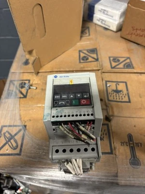 Allen Bradley 160-AA04NSF1 Variable Speed AC Drive VFD 1HP 240V 3PH Ser C USED - Image 1 of 2