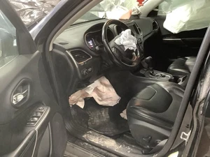 Passenger Right Front Knee FWD Fits 19 CHEROKEE 4736231 - Picture 1 of 12