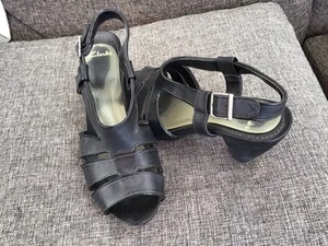Clarks schwarze Damen-Riemchensandalen aus Leder mit Absatz Größe 7 - Bild 1 von 3
