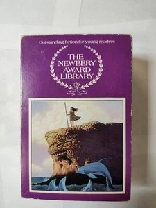 The Newbery Award Library: Island of the Blue Dolphins/Dear Mr. Henshaw - GOOD - Picture 1 of 4