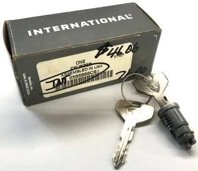 Cerradura de cilindro de encendido internacional con llaves 2586998C91 NOS Foto 1 de 4