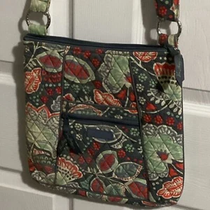 vera Bradley crossbody zip purse - Picture 1 of 1