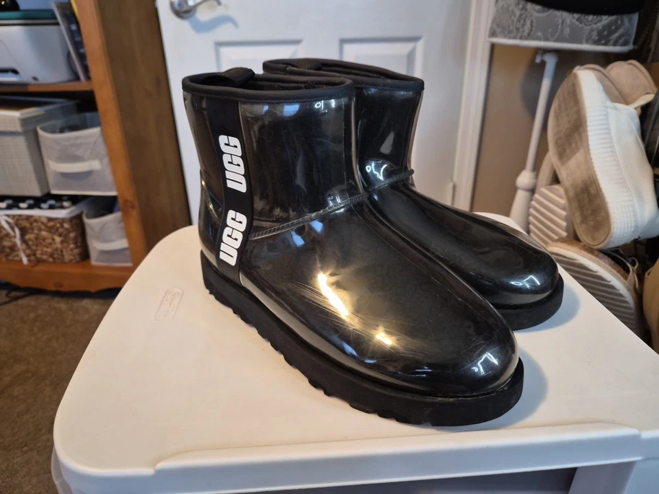 Mujer UGG CLASSIC TRANSPARENTE MINI BOTAS IMPERMEABLES NEGRAS Talla. 9 Foto 1 de 4