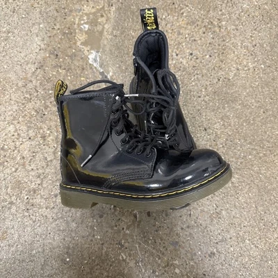 Dr Martens 1460 J Combat Boots Kids Youth Size 2 US, 1 UK, 33 EU Patent Leather Foto 1 de 4