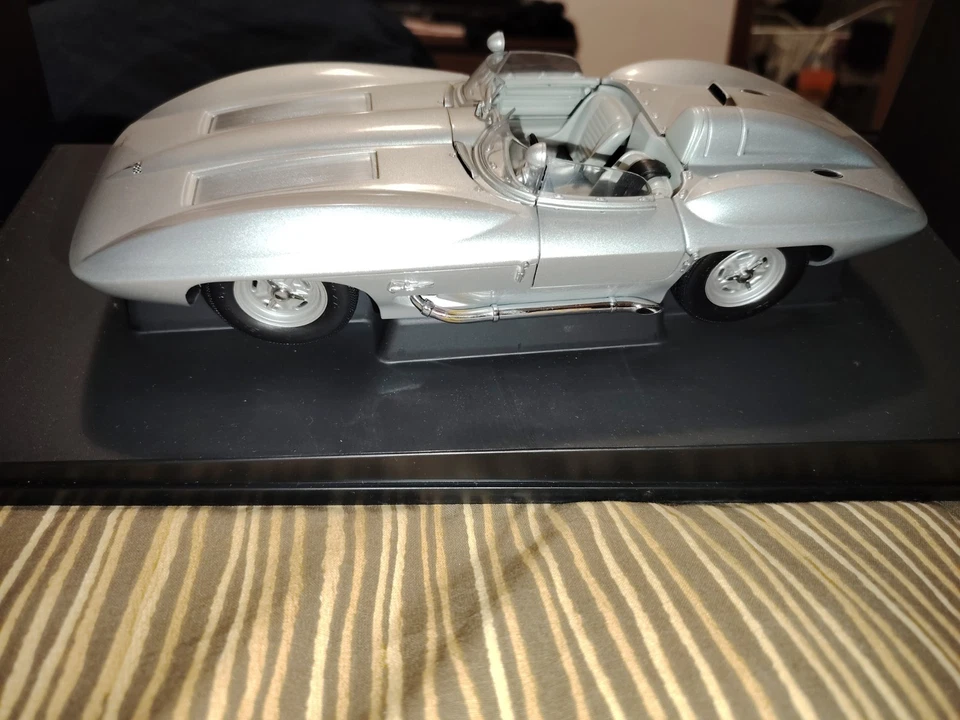 1:18 Autoart Chevrolet Corvette Stingray 1959 B579 - Immagine 1 di 4