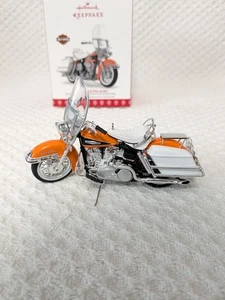 Hallmark Keepsake Ornament Harley Davidson 1968 FLH Electra Glide Motorcycle '17 - Picture 1 of 5