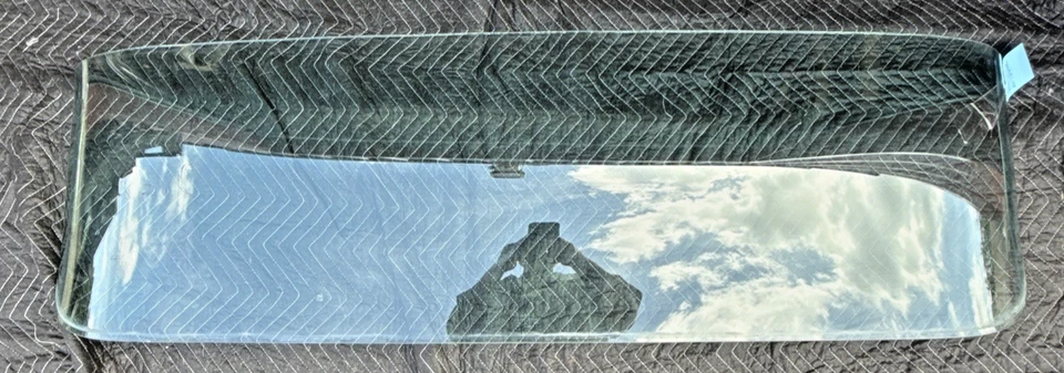 Pára-brisa traseiro usado OEM GM 1954-1955-1956 Buick Super 4 portas (RW122) - Imagem 1 de 4