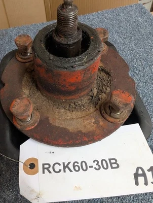 Conjunto completo de husillo lateral Kubota - Piezas OEM - Buen estado usado Foto 1 de 4