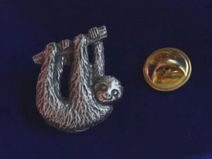 Faultier Zinn Anstecknadel Anstecker mit Geschenkbeutel, silber Metall Krawatte Geschenkidee - Bild 1 von 3