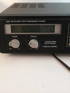 Radio Shack Realistic Pro-2021 200 Channel Scanner - Picture 1 of 8