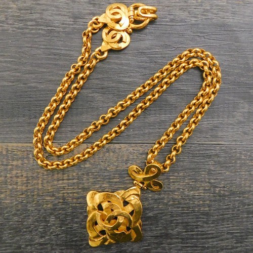 CHANEL Ciondolo Collana Vintage Placcato Oro CC Loghi Rombic #393c Risezionale