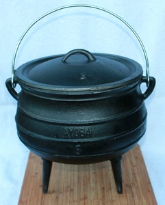Size 3 Potjie ( Camp oven) - Picture 1 of 4