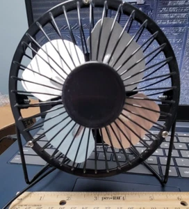 Black USB desk fan--works great - Picture 1 of 3
