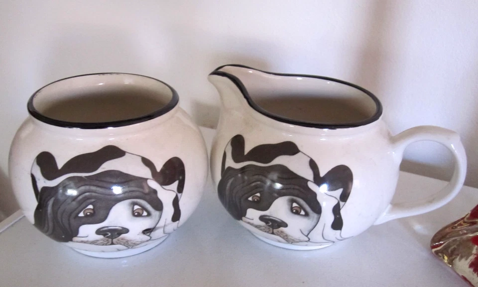 Juego de jarra de leche y azucarero vintage de MADERAS DISEÑO PERRITO, EN MUY BUENA CONDICIÓN Foto 1 de 1