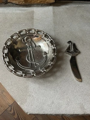 Plato para servir ancla sucia azul marino Foto 1 de 4