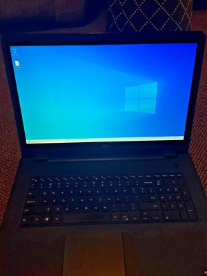Dell inspiron 17 5755 (AMD A8-7410-1TB HHD-8GB DDR3-AMD Radeon R5)  - Image 1 of 4