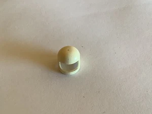 LEGO HELMET - SPARE PART from VINTAGE LEGO FIGURINES - WHITE x ONE - Picture 1 of 1