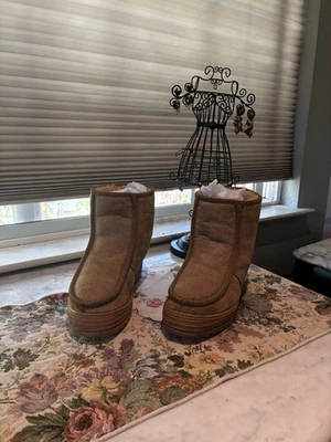 Ugg Australia Luda 39 Auténtico De Colección Usado en Excelente Condición Camel Para Hombre Foto 1 de 4