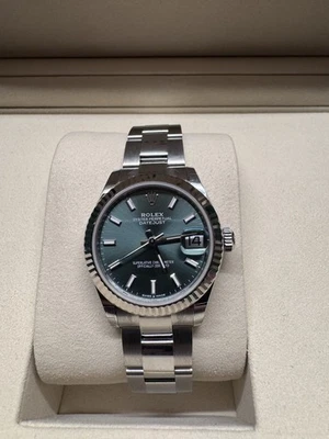 Rolex 31mm Datejust - Brand New With Box And Papers Oyster Bracelet Mint Green - Image 1 of 4