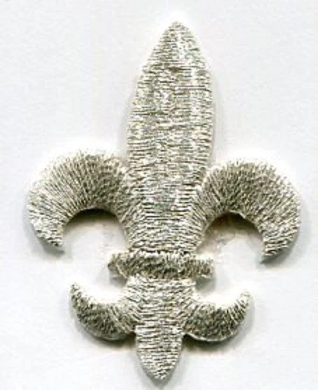 FLEUR DE LIS SILVER  IRON ON PATCH APPLIQUE 1 3/8 X 1 3/4 inch - Image 1 of 1