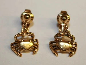 Crab Cancer Small Stud Clip On Dangle Earrings Gold Tone Beach Lovers Gift - Picture 1 of 7