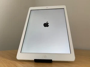 Apple iPad Air 1st Gen. 16GB, 9.7-inch - Wi-Fi + 3G - Silver (AU STOCK) LOCKED - Picture 1 of 7
