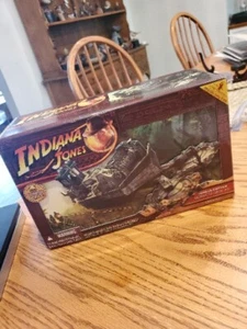 INDIANA JONES MISB Reino del Cristal Calavera KOTCS Cortador de Selva Totalmente Nuevo - Imagen 1 de 5