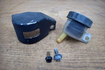 Kawasaki Vulcan VN1600A 2005 clásico depósito de freno trasero con cubierta Foto 1 de 4