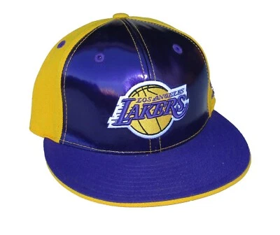 Gorra Adidas Los Angeles Lakers Shine Fitted 7 1/8 púrpura amarilla Foto 1 de 2