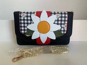 Vendula London daisy pouch bag   small bag with strap 13.5*21*2 cm - Picture 1 of 2