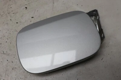 Panel de aleta de llenado de tanque de combustible Mercedes Benz E63 AMG W211 2007 J146 Foto 1 de 2