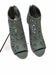 WHITE HOUSE BLACK MARKET Green Peep toe Heels SIZE 8 New In BOX - Picture 1 of 4