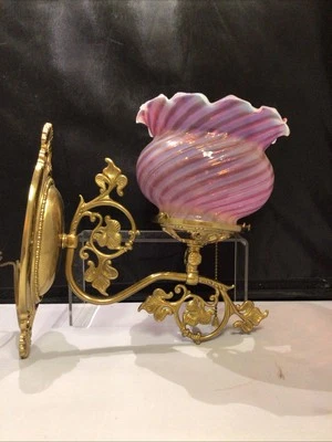 HERMOSA LÁMPARA DE PARED VINTAGE CON TONOS DE VIDRIO ROSA A RAYAS FENTON? Foto 1 de 4