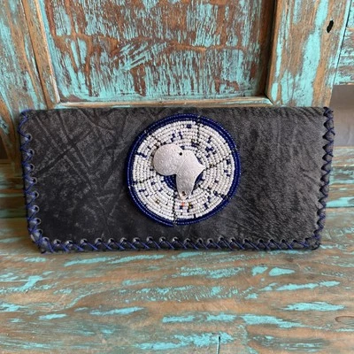 Carteira de couro feita à mão costurada com miçangas tamanho completo pequena embreagem tribal boêmia - Imagem 1 de 4