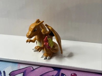 Vintage Charizard Closed Mouth Tail On Side Key Chain 2000 Nintendo - Image 1 of 4