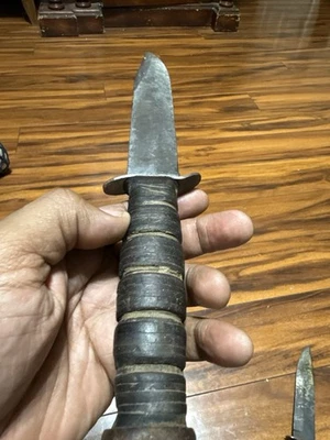 Faca de lâmina fixa vintage KA-BAR 6,5” lâmina – cabo de couro empilhado década de 1940 EUA - Imagem 1 de 4