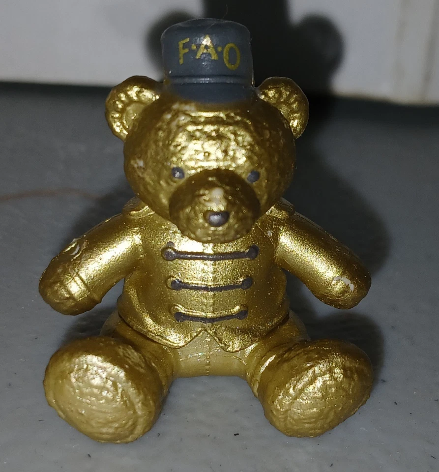 ZURU 5 Surprise Mini Brands Toy Series 3 Gold FAO Schwartz Teddy Bear - Изображение 1 из 1