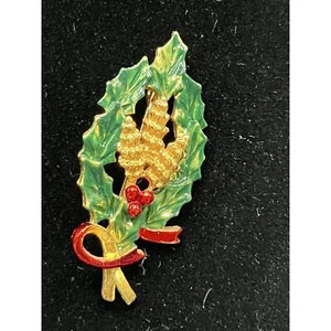 Signed GERRY'S Gold Brass Plated Enamel Christmas Holly Berry Wreath Brooch VTG - Picture 1 of 3