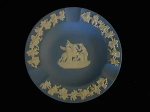 Vintage Wedgwood Blue and White Jasper Ashtray Pegasus Grape Clusters - Picture 1 of 7