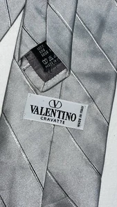 Cravatta Valentino Garavani 100% Seta - Foto 1 di 6